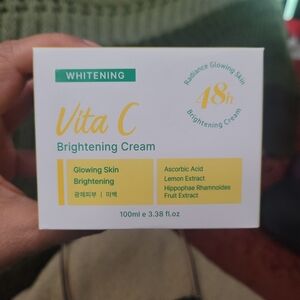 Vita C Brightening Cream - The Story In Love 100ml.